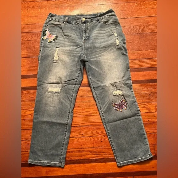 Chico’s Girlfriend Crop Jeans Hand Painted Butterfly Stretch Sz 2.5(M)34”waist - Picture 1 of 13